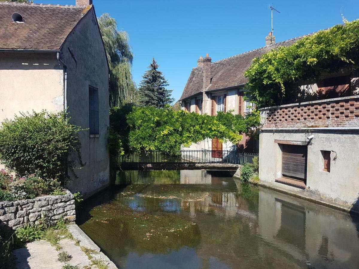 Ferrieres-en-Gatinais Logis Hotel Restaurant De L'Abbaye المظهر الخارجي الصورة